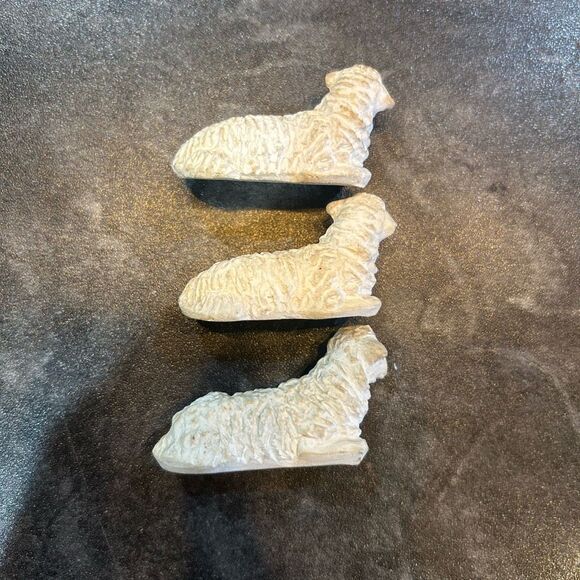 Chalkware White / Off-White 3 Miniature Sheep - Picture 5 of 8